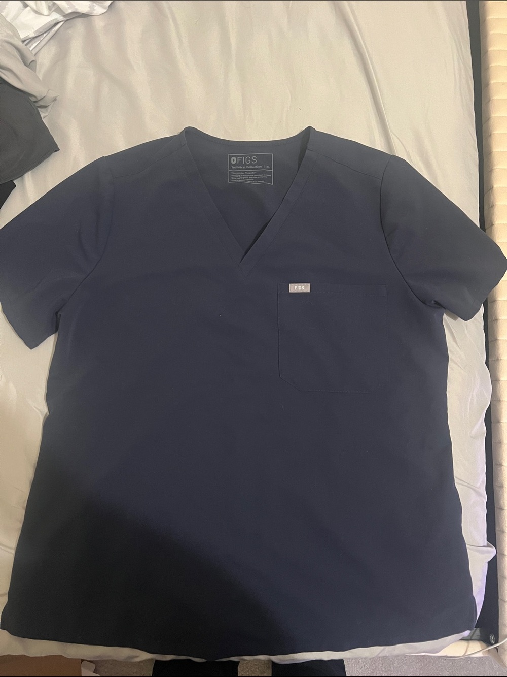 FIGS V-Neck Pocket Scrub Top